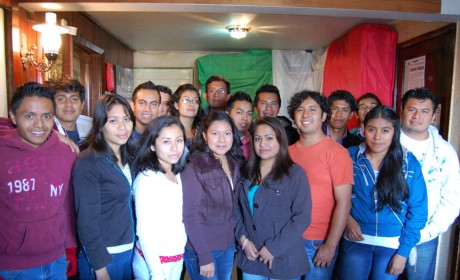 Profesores y alumnos del Instituto Tecnológico del Valle de Oaxaca. 07-dic-2013